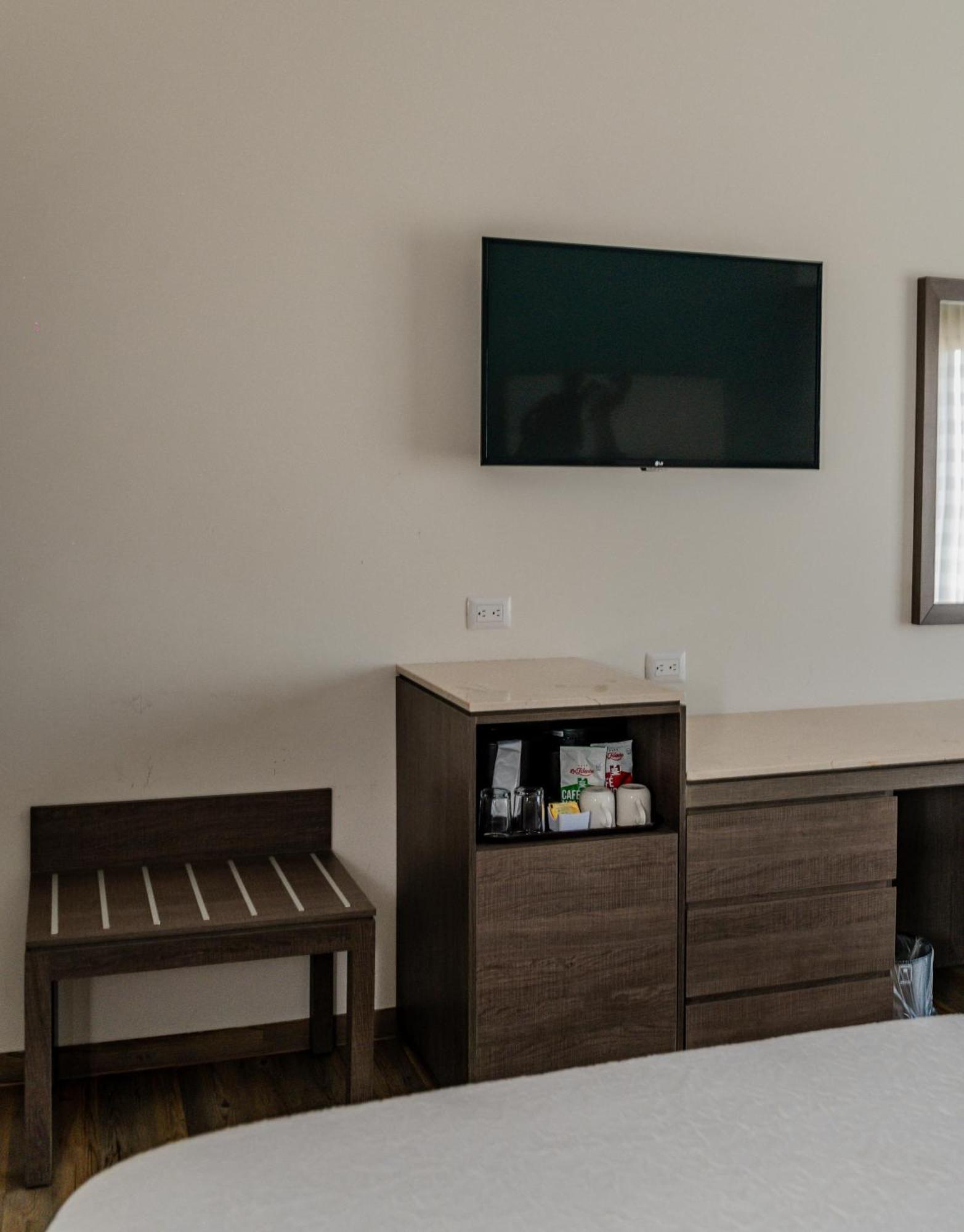 Hampton Inn By Hilton Celaya Chambre photo