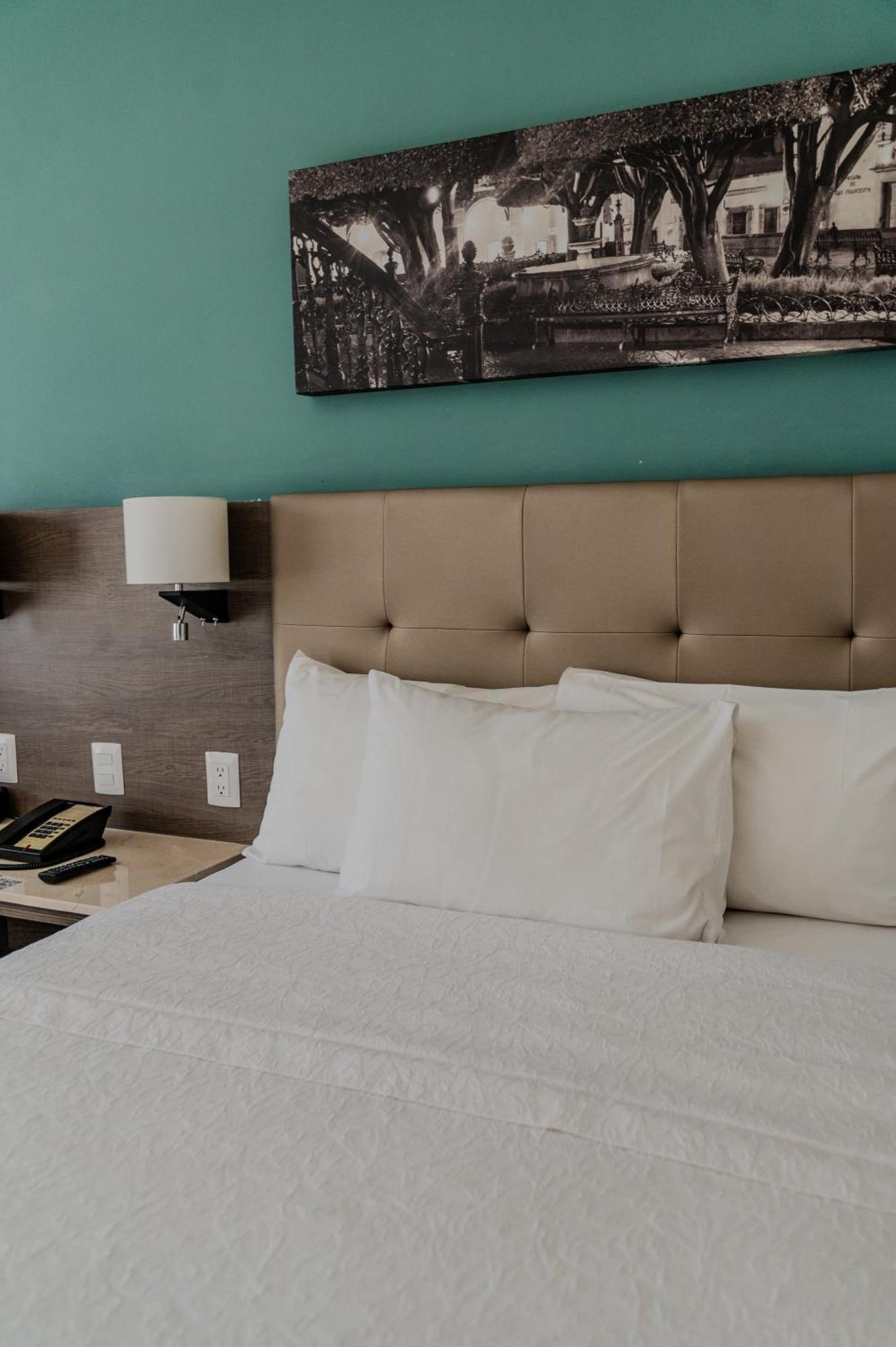 Hampton Inn By Hilton Celaya Extérieur photo